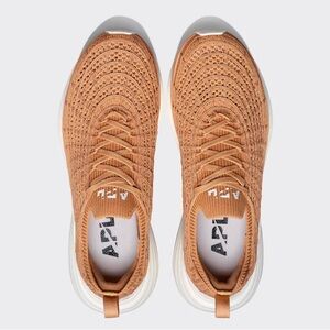 APL Techloom Zipline Worn Once! Men’s 9, Women’s 10.5